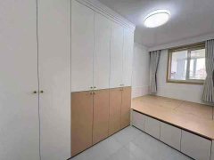 单山路02年竣工三楼98.79平三室29.8万