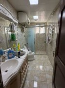 中央龙湾5楼142.81平三室两卫拎包入住74.8万