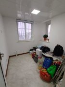 山川文苑四楼151平三室两卫46万