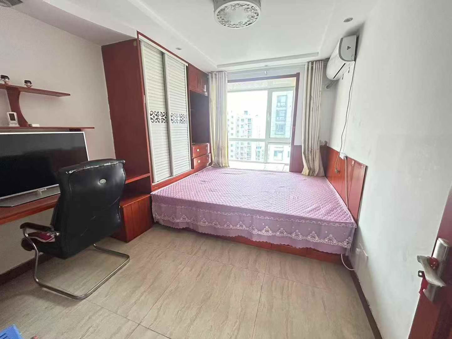 @出租:龙港外滩，1500/月