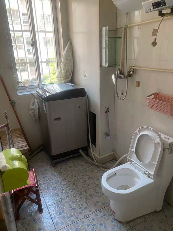 泰浩华居住人一楼，两室一厅，拎包入住