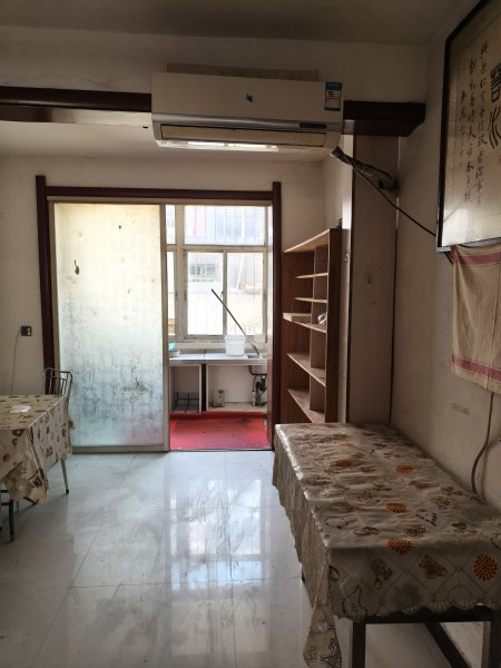 一实小附近一楼带院出租