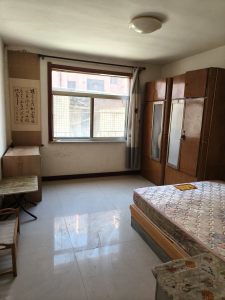 一实小附近一楼带院出租