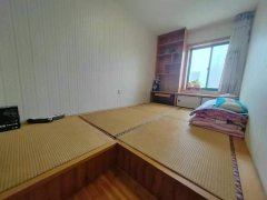银河花园电梯5楼西户142平三室一个车位68万