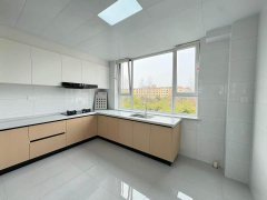 单山路三楼98.79平三室全屋定制新铺地暖有质保27.8万