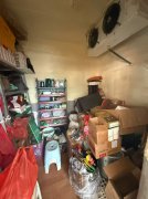 职工街海鲜店70多平地暖1.2万