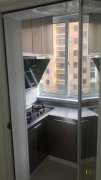 中央龙湾一室一厅，年租，1000