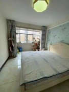 兴隆街住人一楼83平精装小小住3室29.8万
