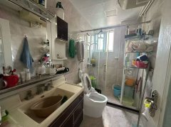 中央龙湾150.61平豪华精装三室两卫带车位草房85.8万
