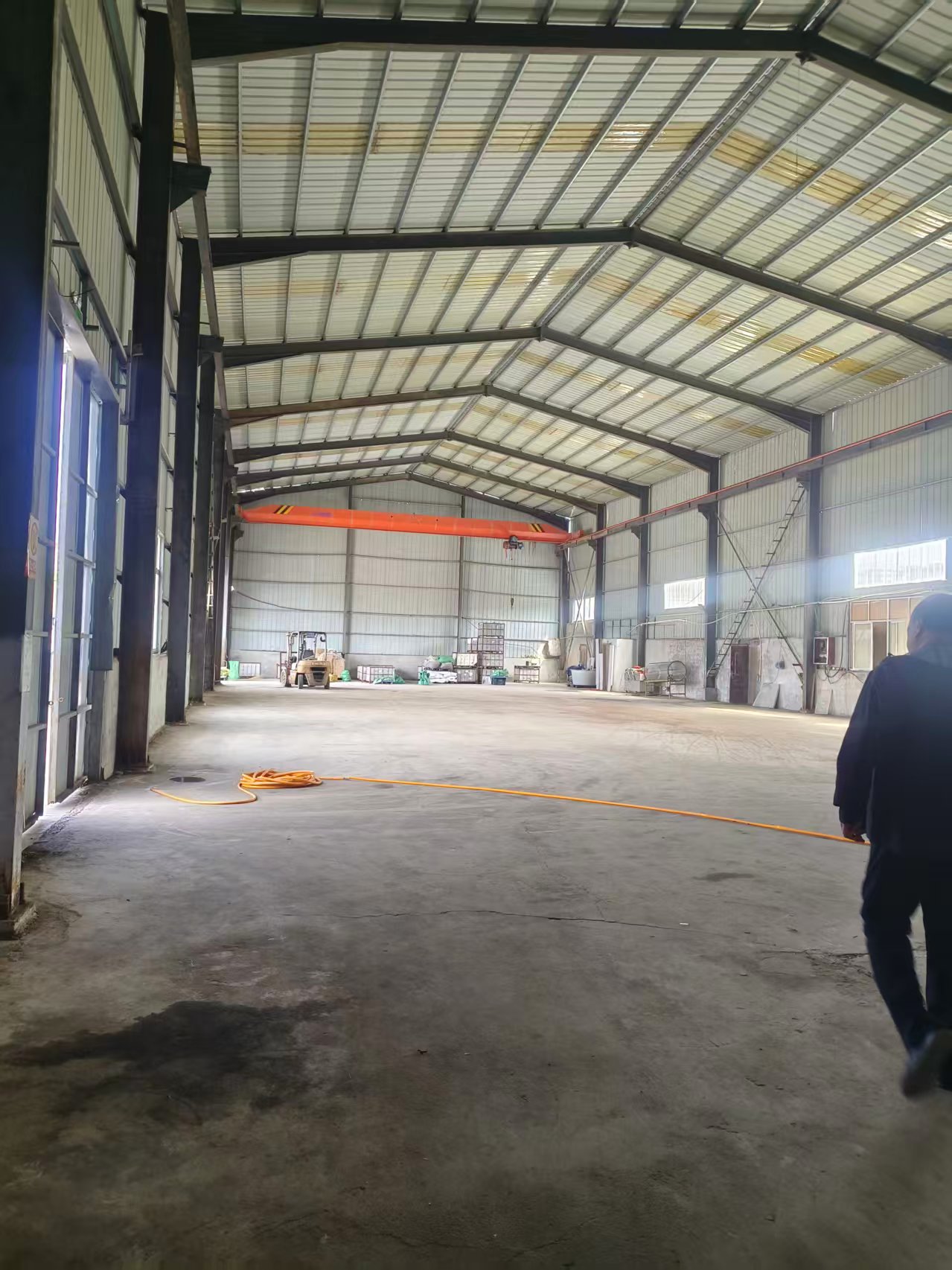 出租宋家沟装饰材料市场对面独门独院钢结构厂房1000平