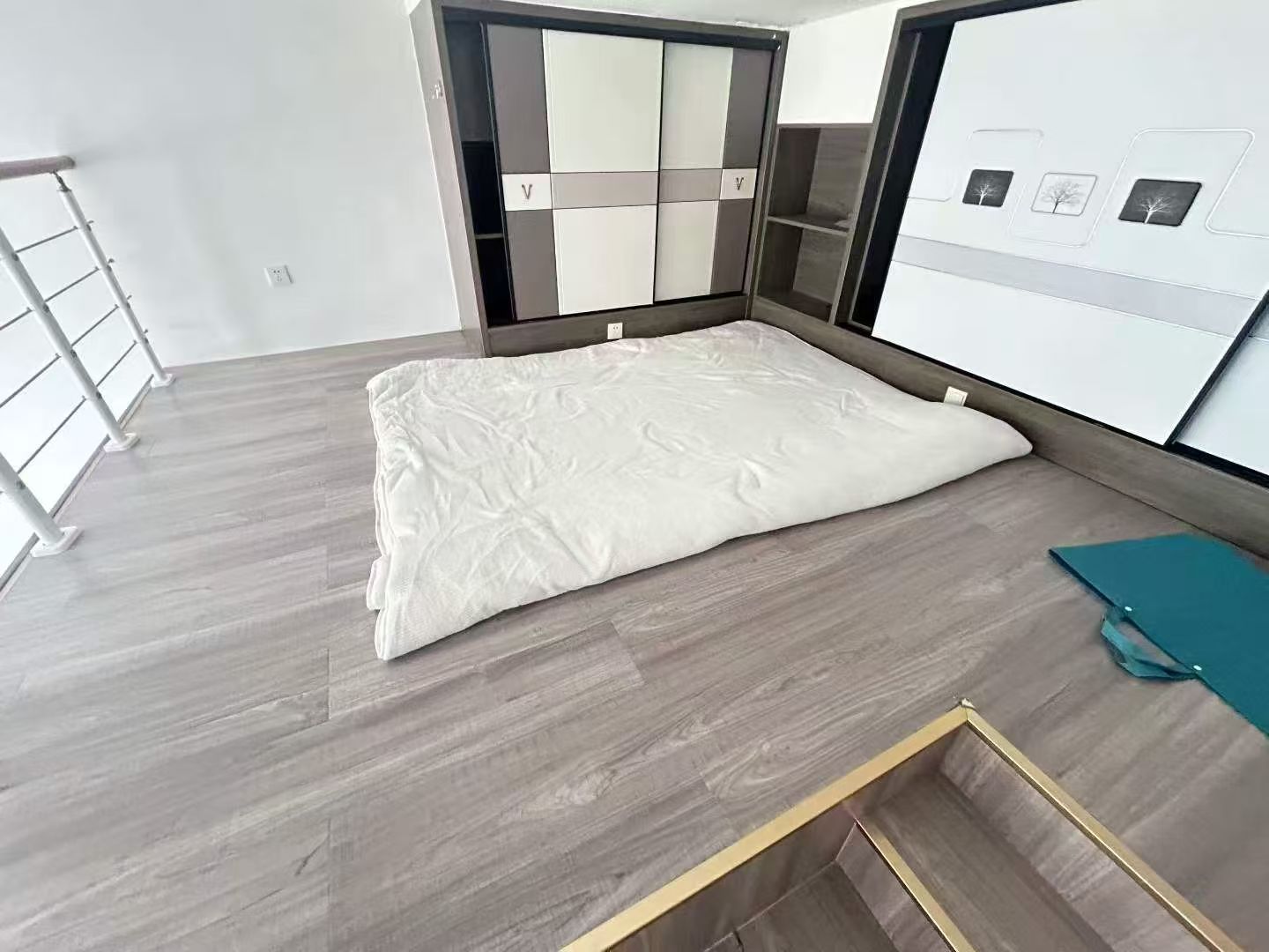 浙商城电梯三楼精装修拎包入住用着的都能看中700/