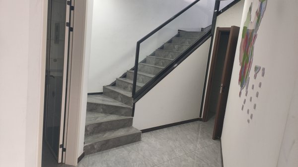 银河花园南门星河电影院南边门市房出租