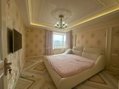 银河花园178.67平14楼三室84.8万拎包入住