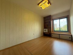银河花园142平三室房东一手装修51.8万