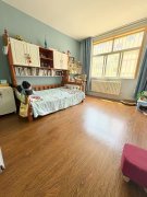 二中**刺绣小区120平住人一楼三室41.8万