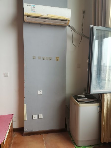 长江汇泉商厦精装修公寓出租，家具家电齐全