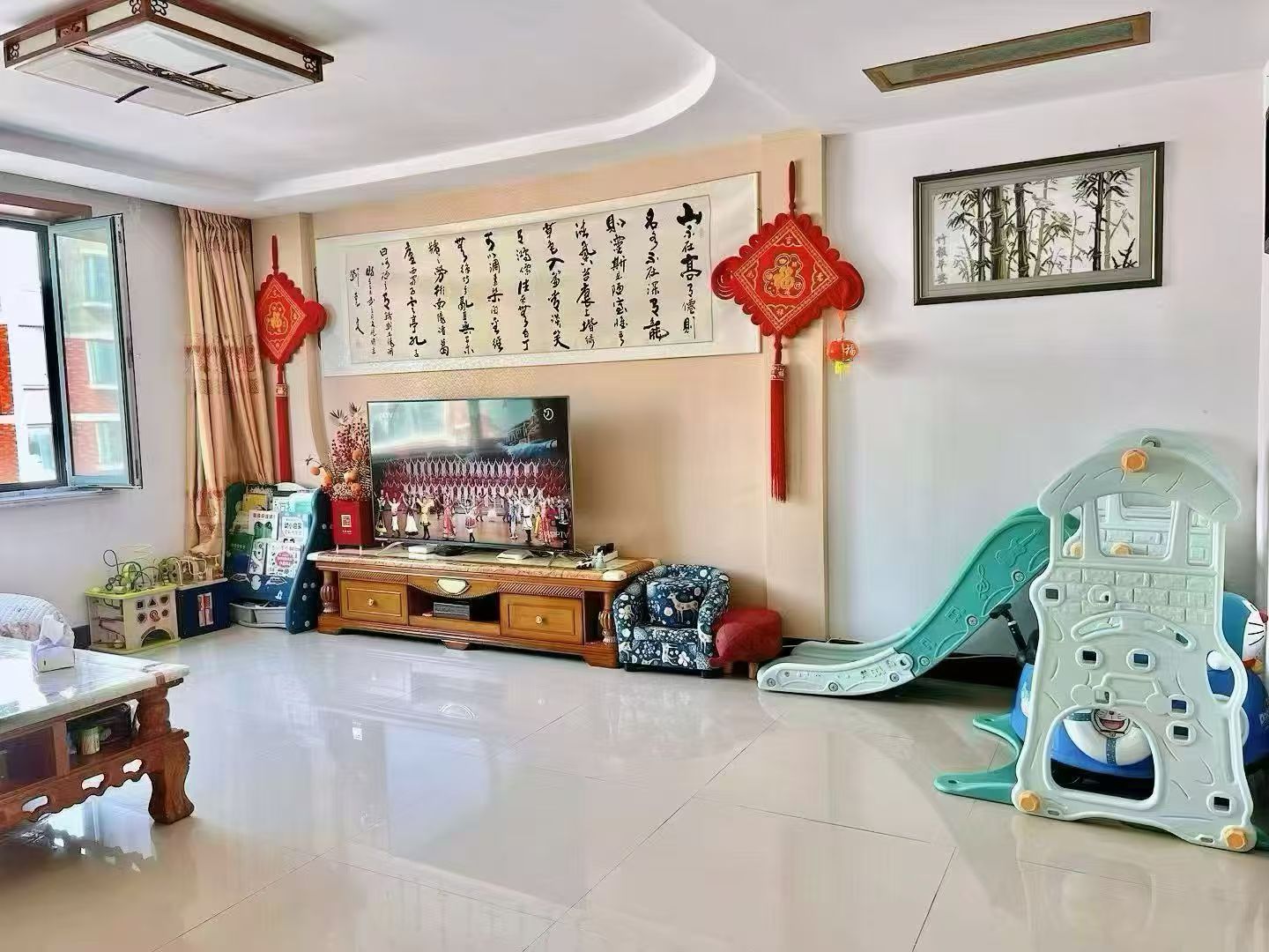 带南向大车库凤凰新城三楼153.55平三室47.8万 带南向大车库凤凰新城三楼153.55平三室47.8万