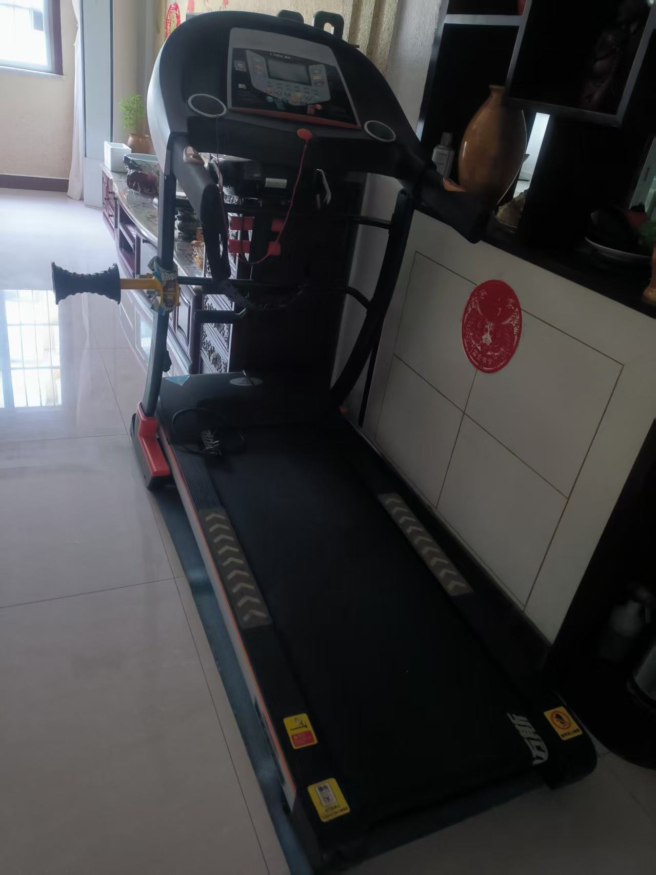 闲置跑步机
