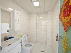 御林华府12楼136平三室两卫带家具家电拎包入住52.8万
