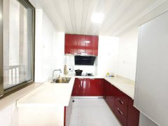 御林华府12楼136平三室两卫带家具家电拎包入住52.8万