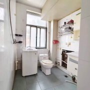 桃园小区豹山路住人的二楼81.29平三室16.8万