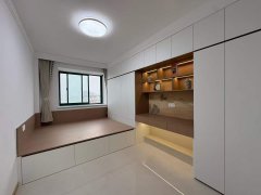 弘盛现代城12楼111平三室36.8万