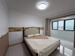 弘盛现代城12楼111平三室36.8万
