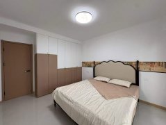 弘盛现代城12楼111平三室36.8万