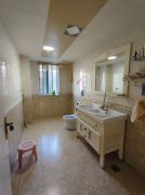 山川文苑多层2楼152平三室两卫精装修拎包入住48.8万