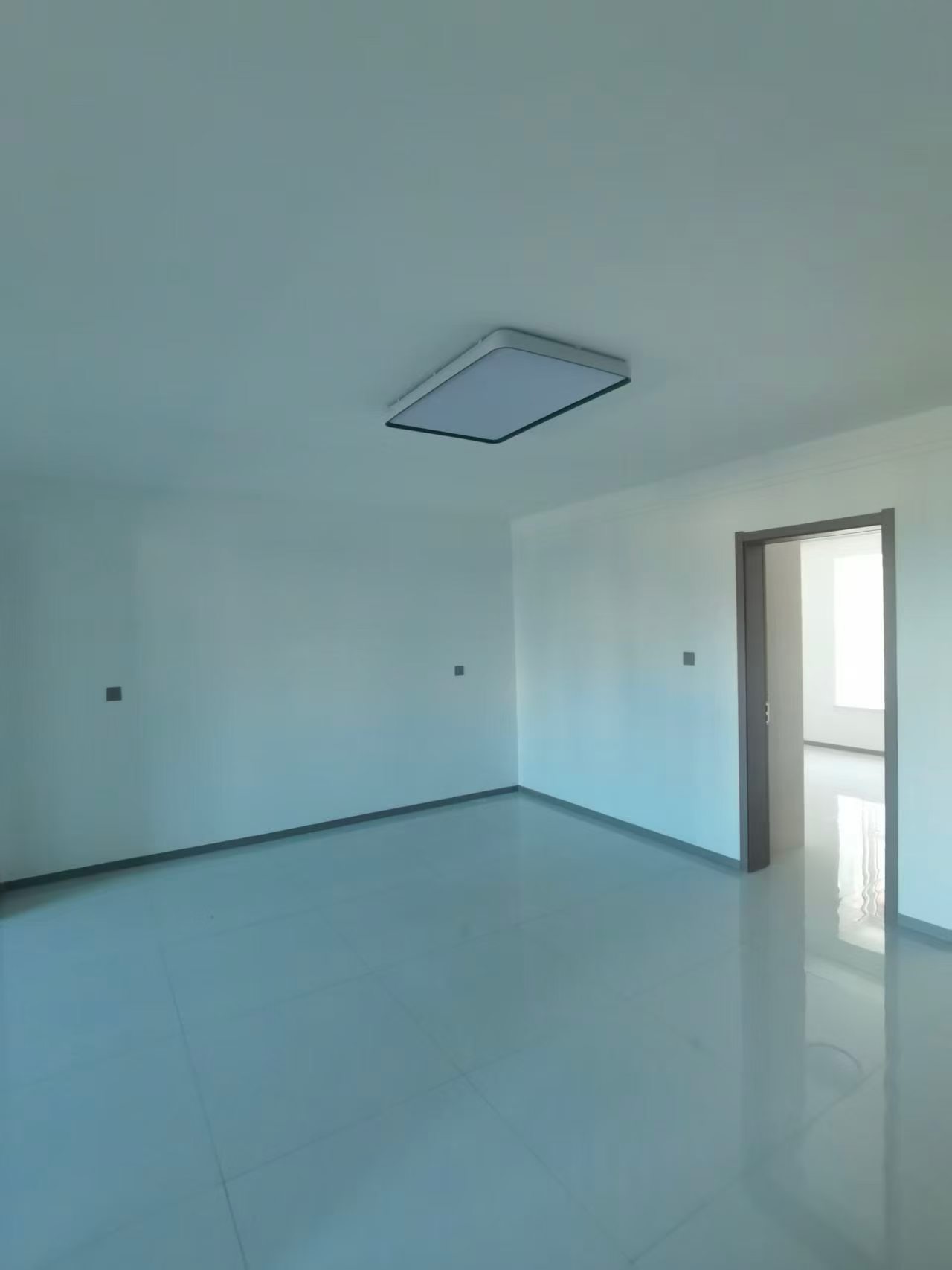 @100/月，明典居，2楼!2室精装!